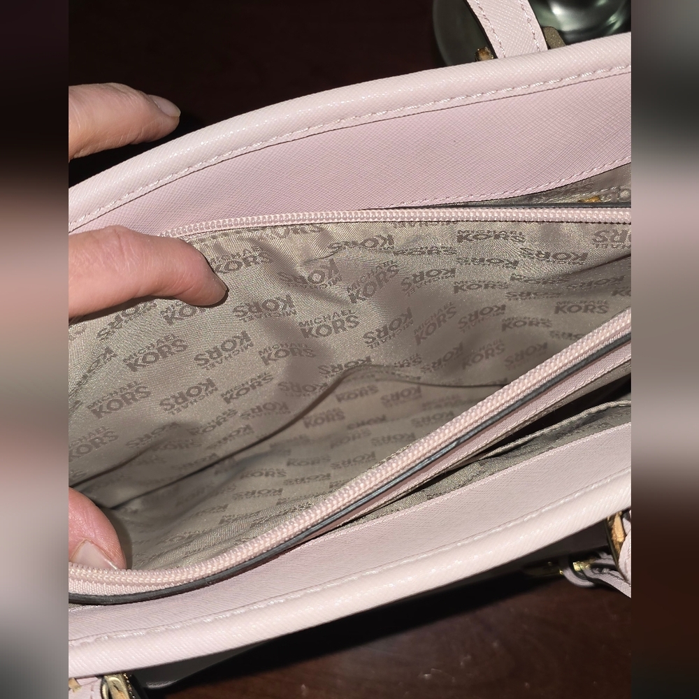 Michael Kors Jet Set Medium Saffiano light pink Leather Pocket  LIKE NEW - Picture 5 of 9